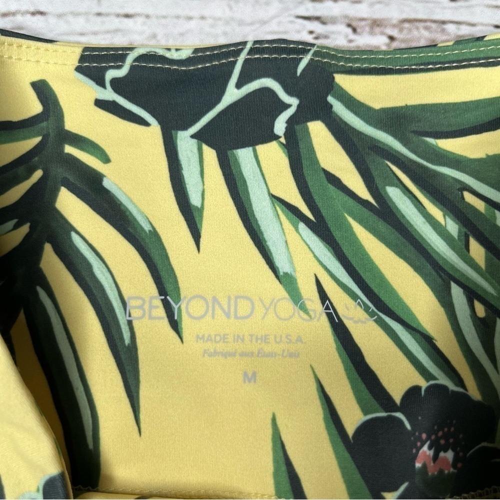 Beyond Yoga Bare 3 Tropical Print Legging Size M - Picture 3 of 9